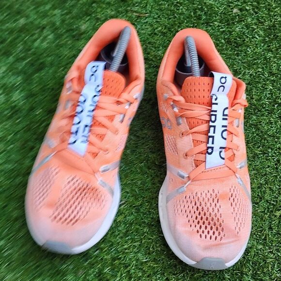 ON CLOUDSURFER - Womens Sneakers - SIZE 7.5 - Picture 2 of 10